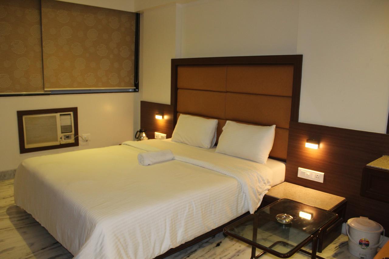 Villa Pravasi Residency à Thane Extérieur photo